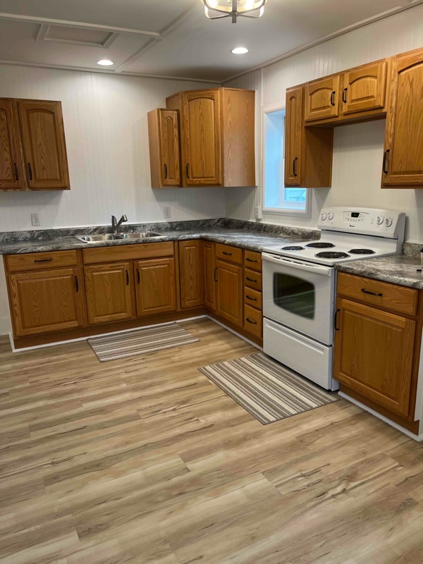 Photo - 125 N Main St