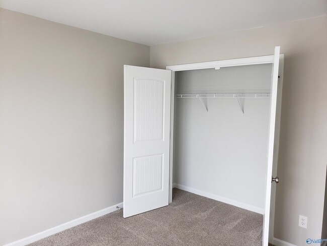 Photo - 217 Hydra Cir