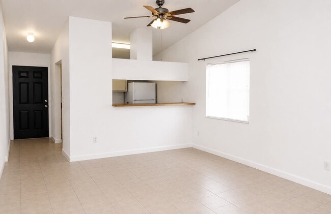 Building Photo - 5926 NW 25th Ter Unit 5926