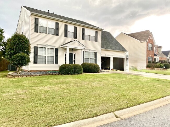 Building Photo - 107 Whixley Ln