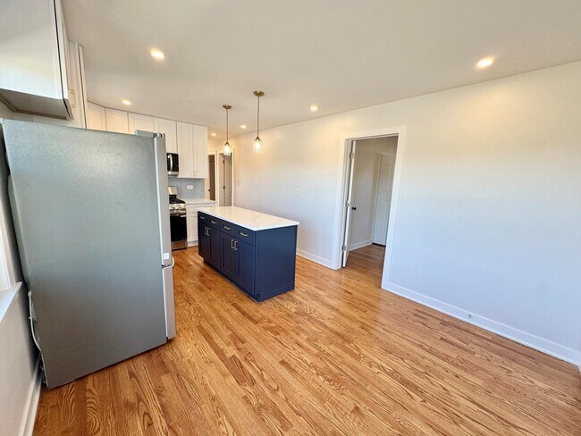 Photo - 4816 W Henderson St Unit 1