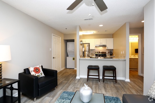 1BR, 1BA - 510sf Sydney- Living Area