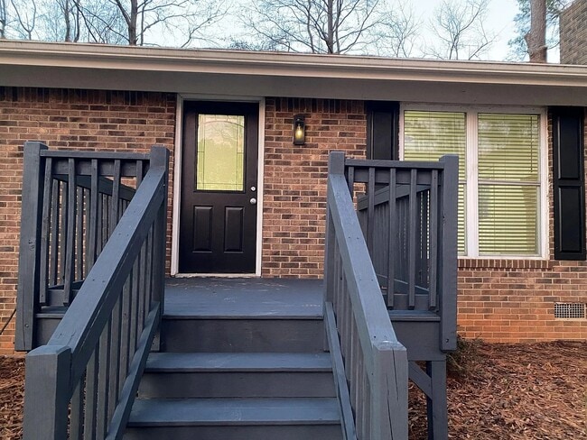 Entrada principal - 290 Chuckwood Rd