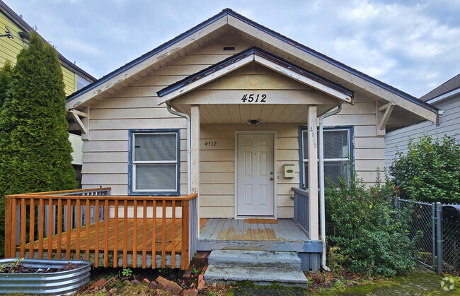 Building Photo - 4512 41st Ave SW Unit Upper Rental