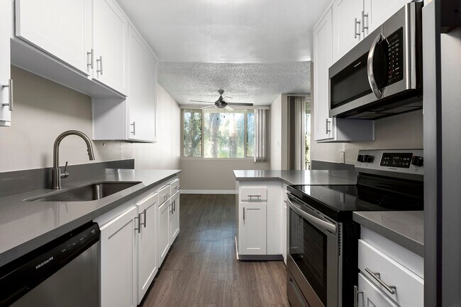 RESIDENCES AT WOODLAKE