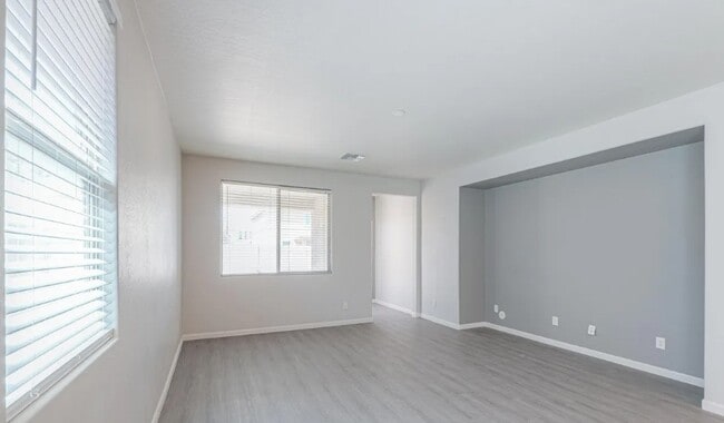 Sala de estar - 40768 W Rio Grande Dr