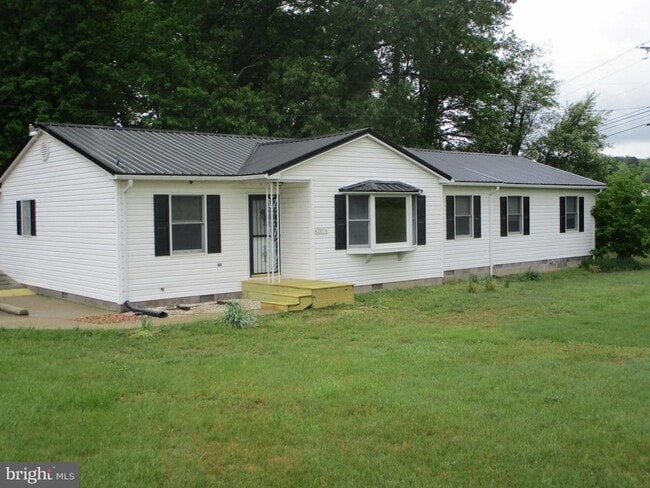 Photo - 42856 Higgs Ln House