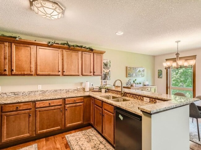 Photo - Rare 4 bed 4 bath home in elk river for lease this time of year!!! Get it while you can!