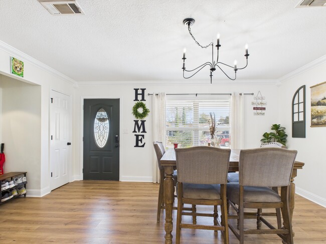 Photo - 38 Cape Dr NW