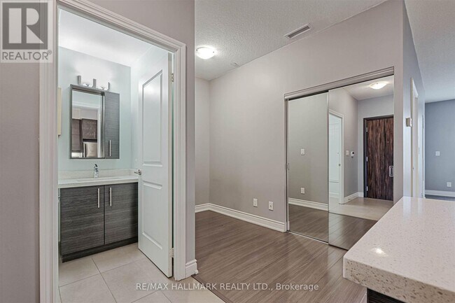 Photo - 277 South Park Rd Unité 110