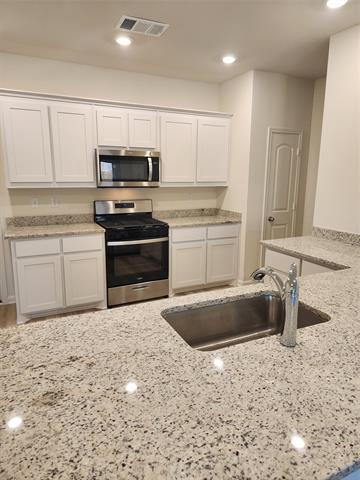 Photo - 304 Marsh Ln