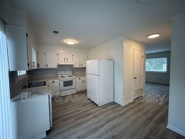 Photo - 1031 Salisbury St Unit A