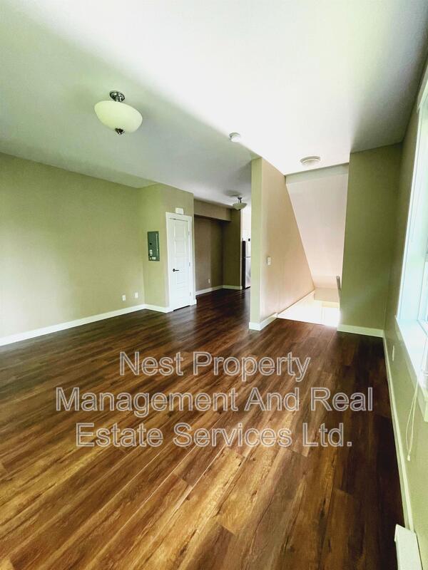 110-110 Baxter Ave