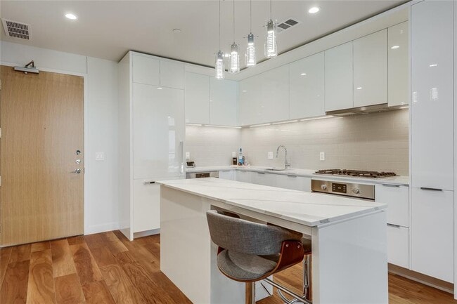 44 East Ave Unit 2303