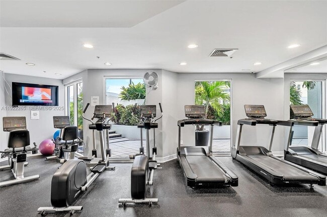 Photo - 255 Evernia St