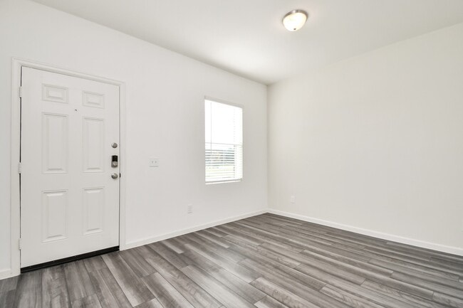 Photo - 7819 Royalwood Dr