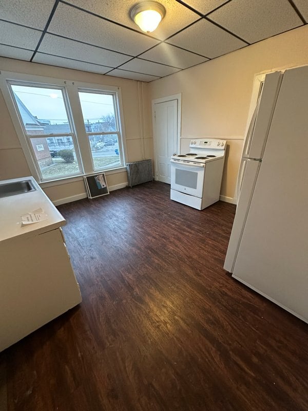 Building Photo - 51 College St