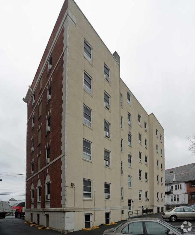 Photo - Kings Court Apartments