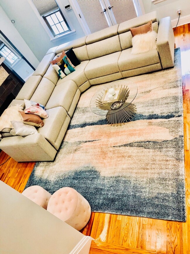 Photo - 6016 Howe St