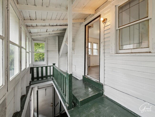 Photo - 14702 Winthrop St Unit Upper