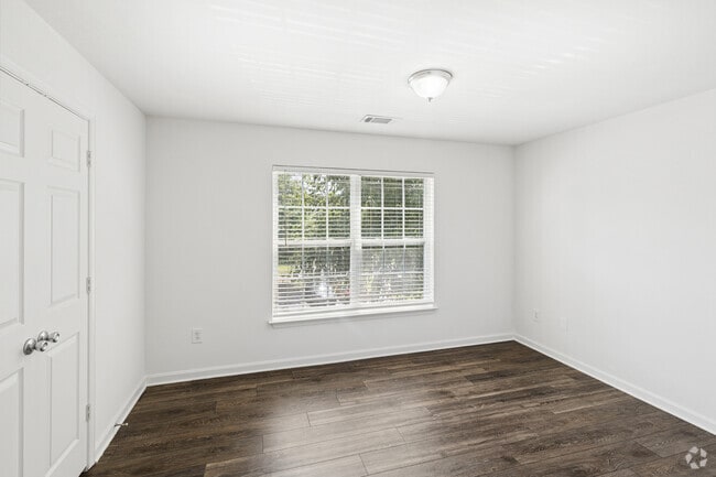 Elm 2BR, 1BA - 968SF - Second Bedroom