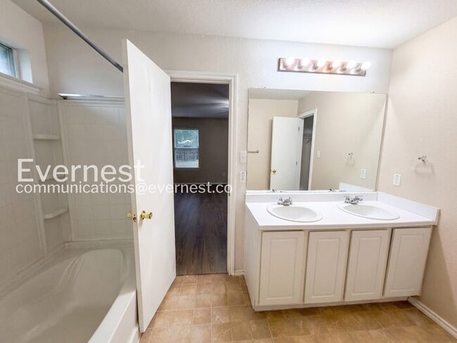 Photo - 109 Covey Ln