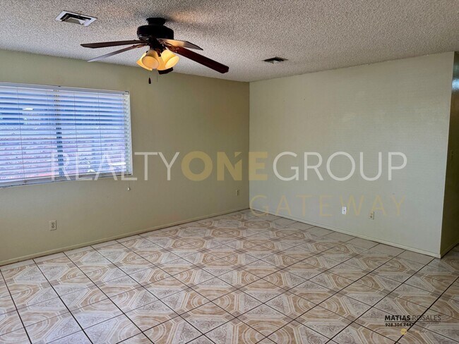 1152 Kennedy Ln