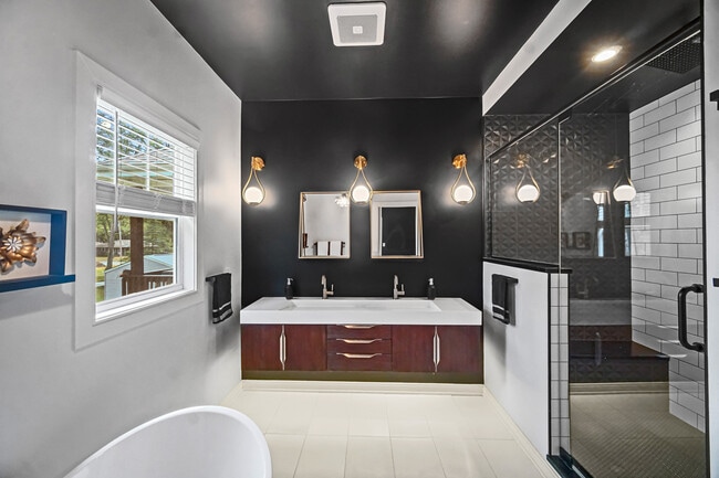 Photo - 211 Bunker Dr