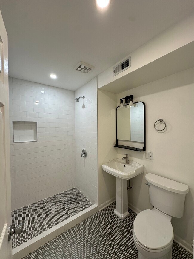 Photo - 2037 N Damen Ave Unidad Coach House