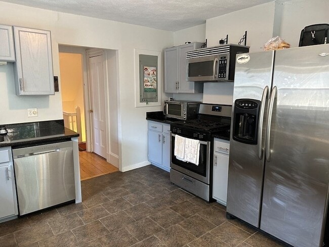 Building Photo - 79 Franklin St Unit 2