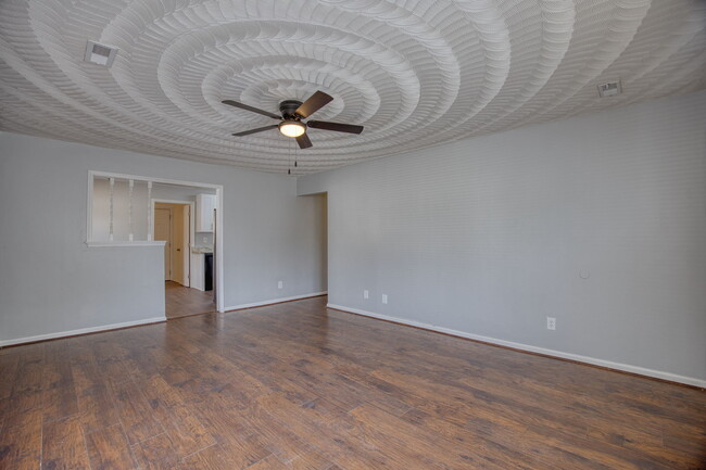 Building Photo - 2902 Princeton Ave