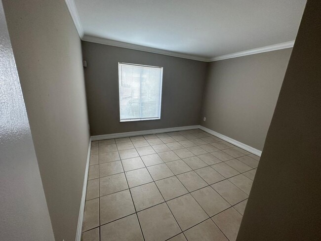 Photo - Green Tee - # 202 Unidad Green tee #202