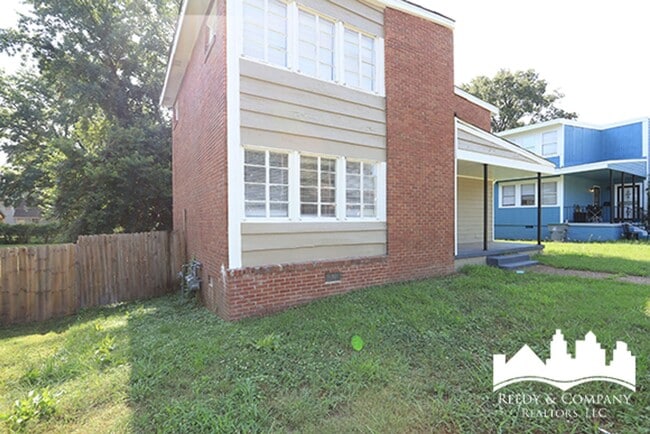 Photo - 1078 N Evergreen St