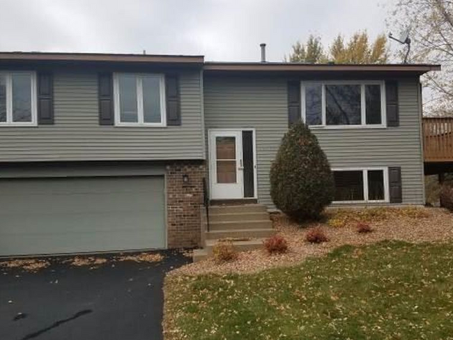 A beautiful 3-Bedroom Maple Grove Rental Home - A beautiful 3-Bedroom Maple Grove Rental Home