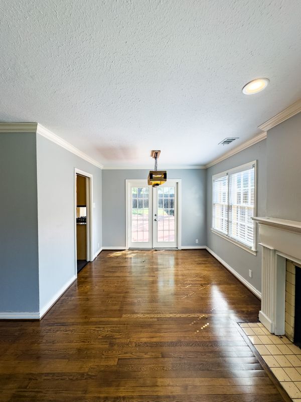 Photo - 2222 Carnes St