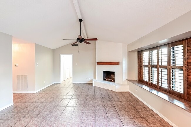 Photo - 6019 Coachgate Dr