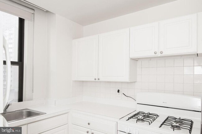 Photo - 1218 Walnut St Unit 304