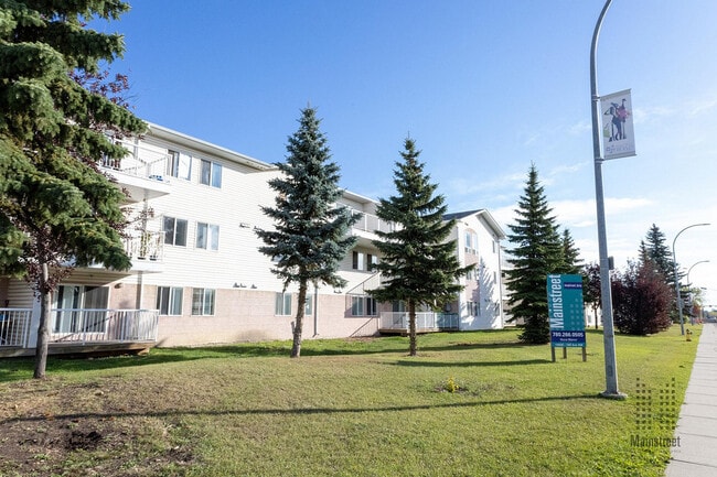 Building Photo - Nova Manor