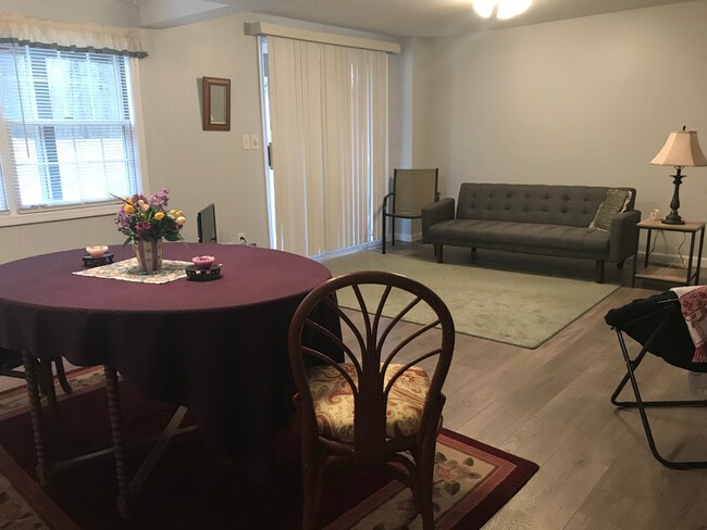 Building Photo - 7707 Mykolaitis Ln Unit 7707 Mykolaitis Lane