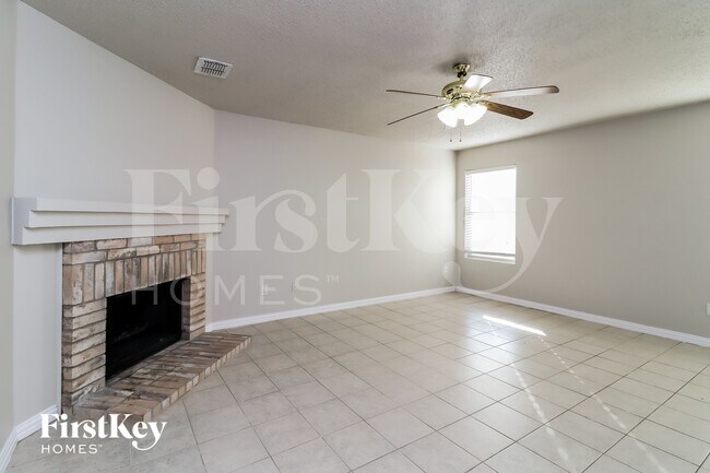 Photo - 3913 Fox Run Dr