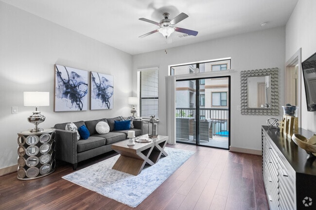 2BR, 2BA - 1097SF - Living Room