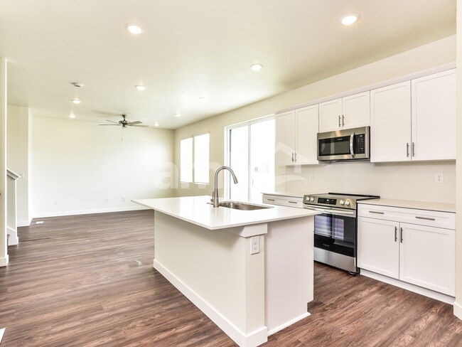 Photo - 1142 E Caitlyn St