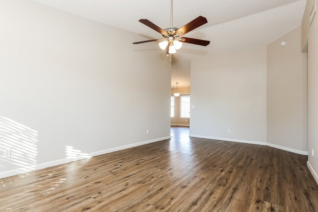 Photo - 1611 S 63rd Dr