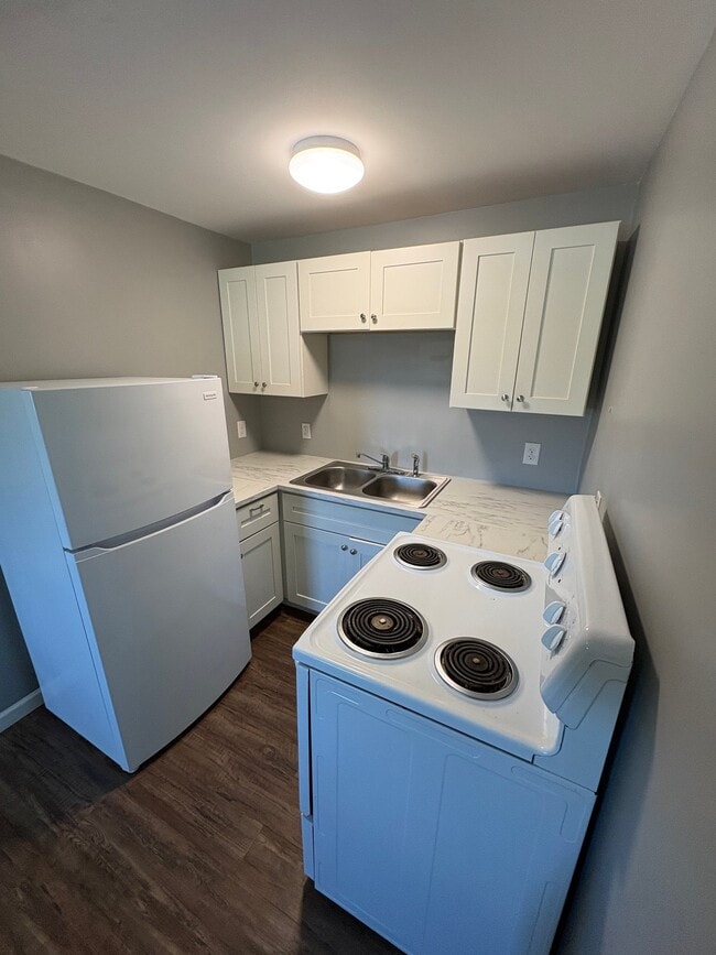 329 W South St Unit 4
