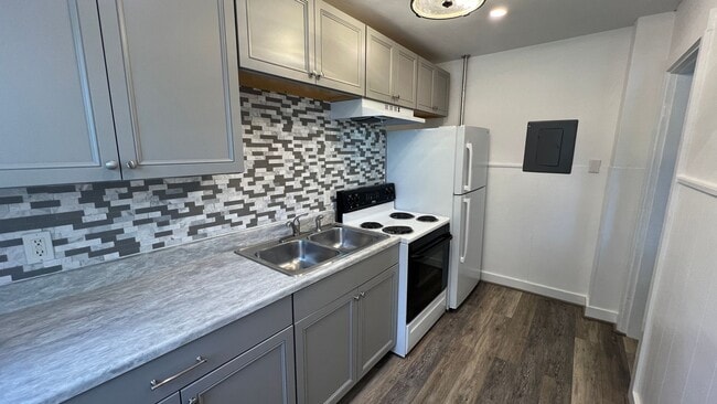 Photo - Very nicely remodeled 1 Bedroom Unit close... Unit B