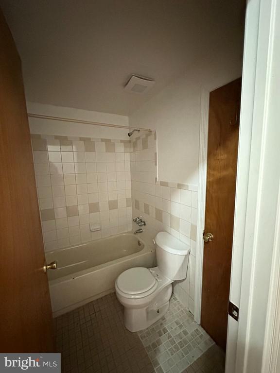 2430 N 30th St Unit 2ND FLOOR