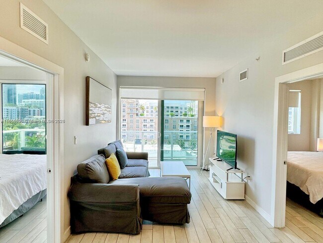 Photo - 321 NE 26th St Unidad 706