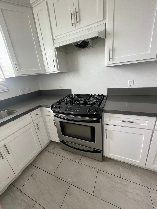 Photo - 446 W 126th St