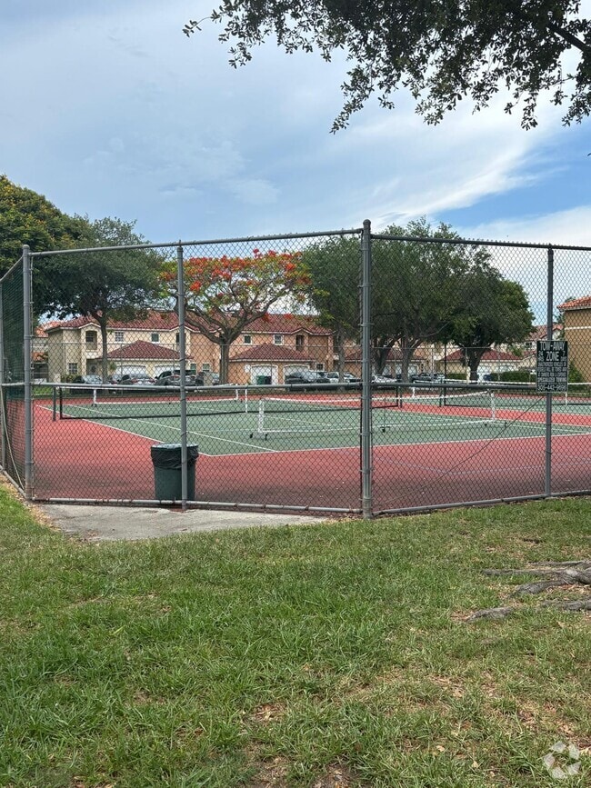 Building Photo - 13861 SW 102nd Ter Rental