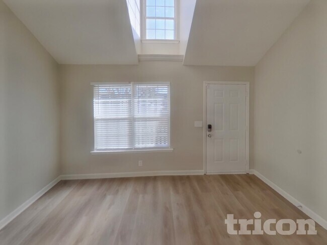 Photo - 3415 Hardwood Dr